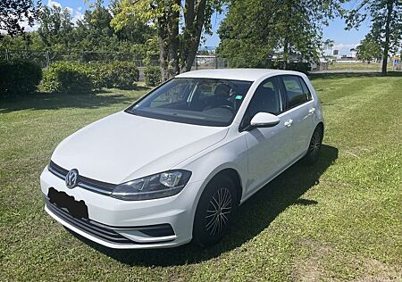 VW Golf Volkswagen 1.0 TSI Trendline Trendline