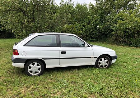 Opel Astra 1.6 16V Champion Champion