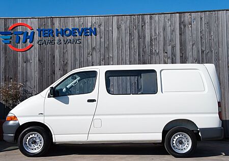 Toyota Hiace 2.5 D4-D Doppelkabine AHK 65KW