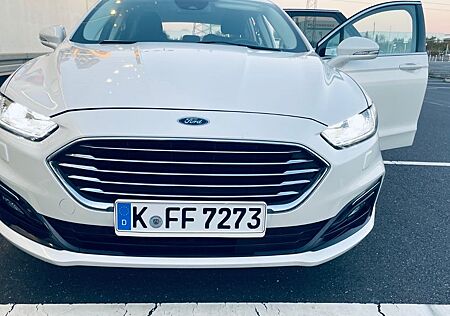 Ford Mondeo 2,0 Hybrid Turnier Weiß Jahr 2020