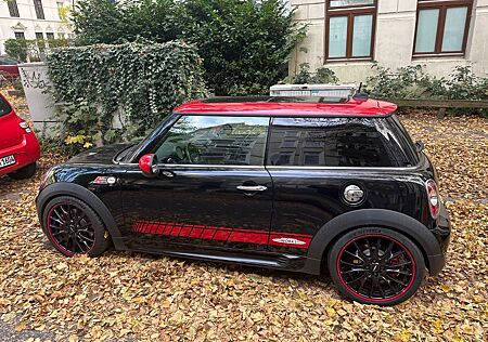 Mini John Cooper Works , HK, Fahrwerk, Sportauspuff