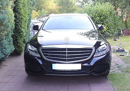 Mercedes-Benz C 220 d 4MATIC T EXCLUSIVE Autom. EXCLUSIVE