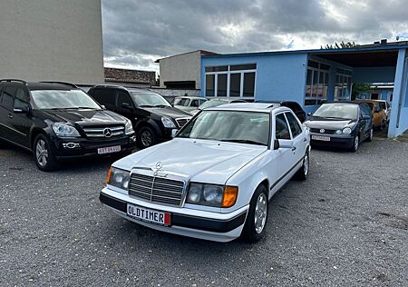 Mercedes-Benz E 230 *H-KENNZEICHEN*AUTOMATIK*TŨV 02/2027