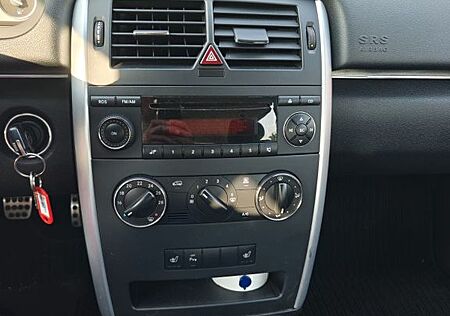 Mercedes-Benz B 170 -