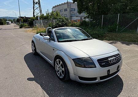 Audi TT Roadster 1.8T quattro 165 kW -