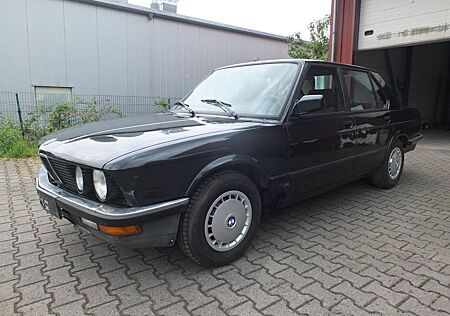BMW 535i E28 218PS katlos Schalter schwarz shadowlin