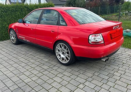 Audi A4 1.8 -