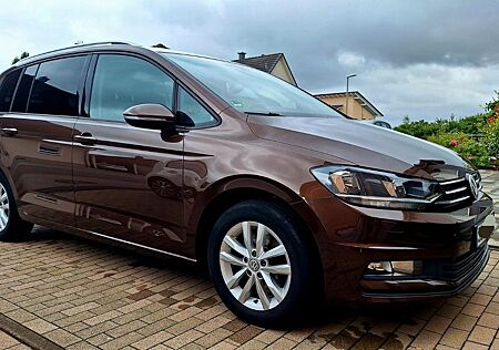 VW Touran Volkswagen 1.2 TSI Comfortline, 7 Sitzer, AHK, braun