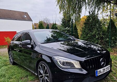 Mercedes-Benz CLA 180 Shooting Brake -
