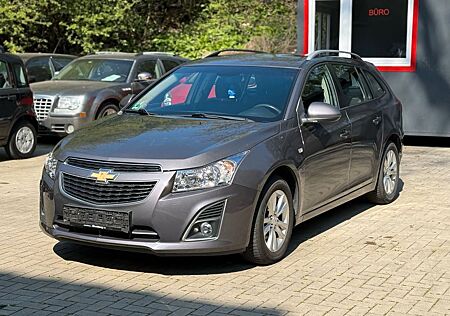 Chevrolet Cruze 1.6 Station /Klima/PDC/Tempomat/Top-Zustan