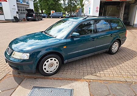 VW Passat Variant Volkswagen 3B5 1.6 Automatik Trendline