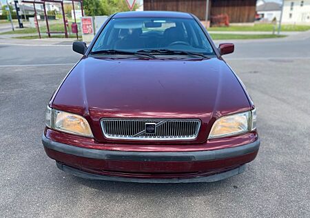 Volvo V40 1.8 Automatik*Wenig Kilometer*Leder*AHK*TÜV