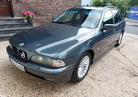 BMW 523i A Touring -
