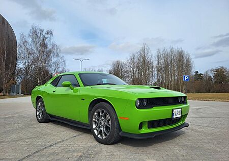Dodge Challenger AWD 3.6