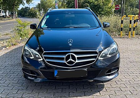 Mercedes-Benz E 350 BlueTEC T AMG / 9 Gtronic