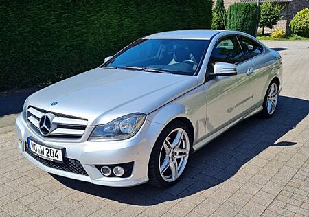 Mercedes-Benz C 220 CDI - Coupe AMG - Paket