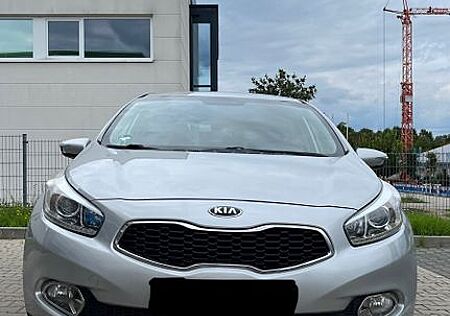 Kia Cee'd / Ceed 1.6 GDI Vision Direktschaltgetr...