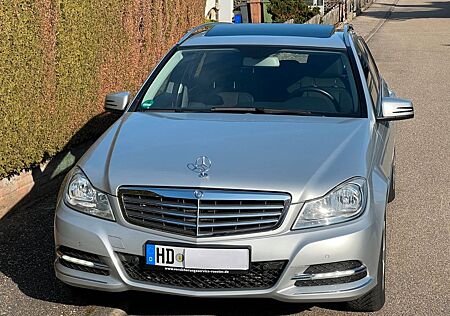 Mercedes-Benz C 180 CGI T BlueEFFICIENCY ELEGANCE Aut. ELE...