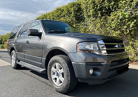 Ford Expedition - 24900 Euro netto, 5 sitz, 59 000 km