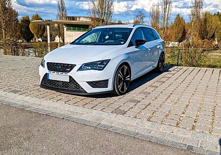 Seat Leon 2.0l TSI Cupra 280 LED NAVI ACC Kamera