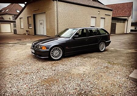 BMW 323 gebraucht kaufen BMW 323i touring