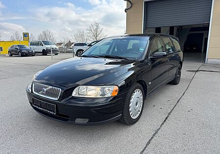 Volvo V70 Kombi 2.4 D Kinetic 1 Hand