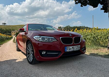 BMW 220I Sport Coupé - Sport Line