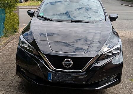 Nissan Leaf 150 PS 40KWH -