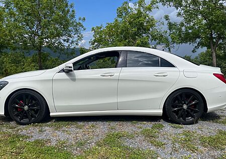Mercedes-Benz CLA 180 AMG Line/TÜV NEU/ISPK.NEU/TOP /8x REIFEN