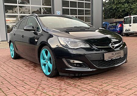 Opel Astra J Sports Tourer Exklusiv Xenon AHK HU neu