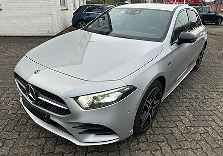 Mercedes-Benz A 250 e DCT AMG Line Kamera Night Memory