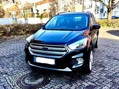 Ford Kuga 1,5 EcoB. 4x2 110kW Black  Auto...