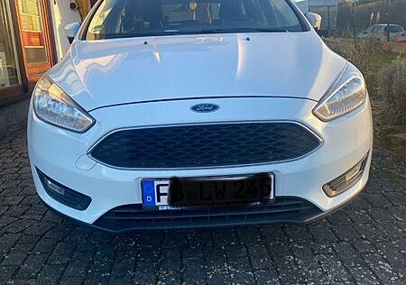 Ford Focus 1,0 EcoBoost 92kW ST-Line Black Turnie...