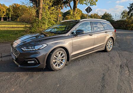 Ford Mondeo Kombi, AHK, Leder, Tüv + Service * NEU *