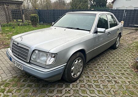 Mercedes-Benz E 220 w124 220 E 150PS Technisch in Top zustand