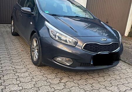 Kia Carens 1.7 CRDi Edition 7