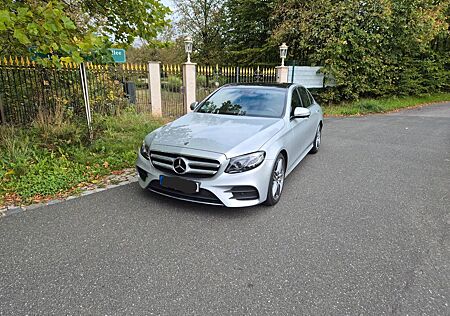Mercedes-Benz E 350 AMG Line komplett, Panorama, gr. Display