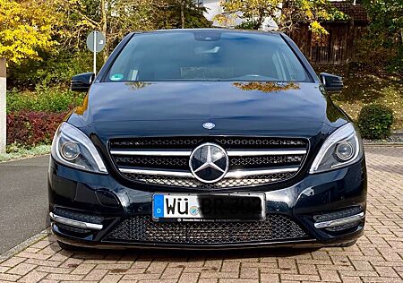 Mercedes-Benz B 200 gebraucht kaufen Mercedes-Benz B 200 - AHK*Navi*Xenon*Pano*7G-DCT