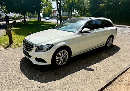 Mercedes-Benz C 300 T Autom. Designo Leder/Standheizung/Panora