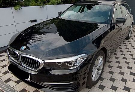BMW 520d Touring A Business LED RFK Navi SHZ
