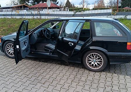 BMW 328i touring Sport Edition Kombi