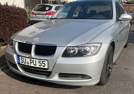 BMW 325i -