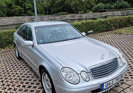 Mercedes-Benz E 200 KOMPRESSOR CLASSIC Classic