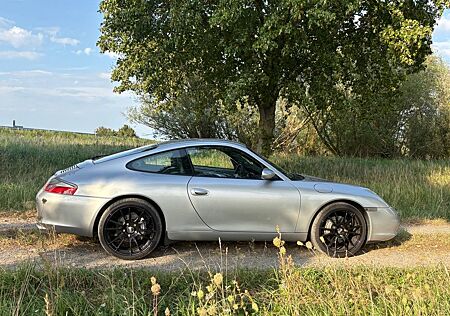 Porsche 996 Carrera 4 Coupé