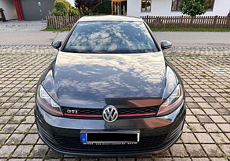 VW Golf Volkswagen 2.0 TSI DSG BMT GTI