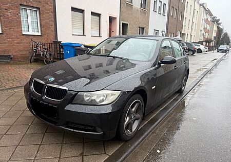 BMW 318i -M-Paket Sport Tüv 11/26 Leder