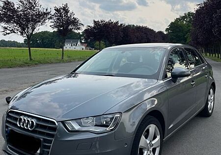 Audi A3 1.4 TFSI cod ultra Attraction Sportback A...
