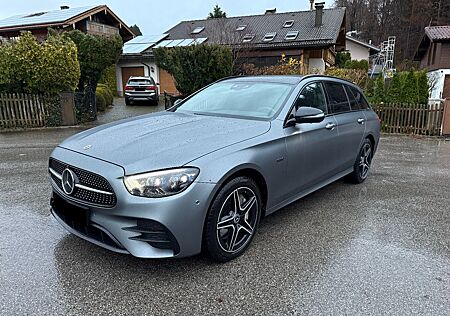Mercedes-Benz E 300 de 4M T AMG/Pano/HeadUp/AHK/360°/Memory
