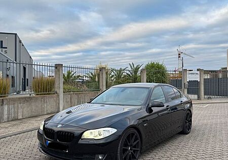 BMW 523i -