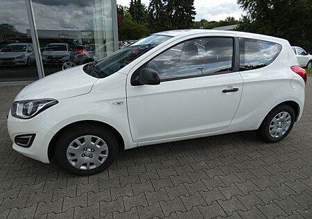 Hyundai i20 FIFA WCE*2 HAND*ERST 10 TKM*NEU TÜV*